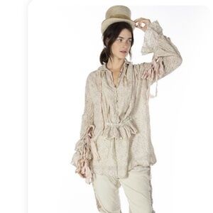 Magnolia Pearl Amadeus Top 852 with Pintucks one size